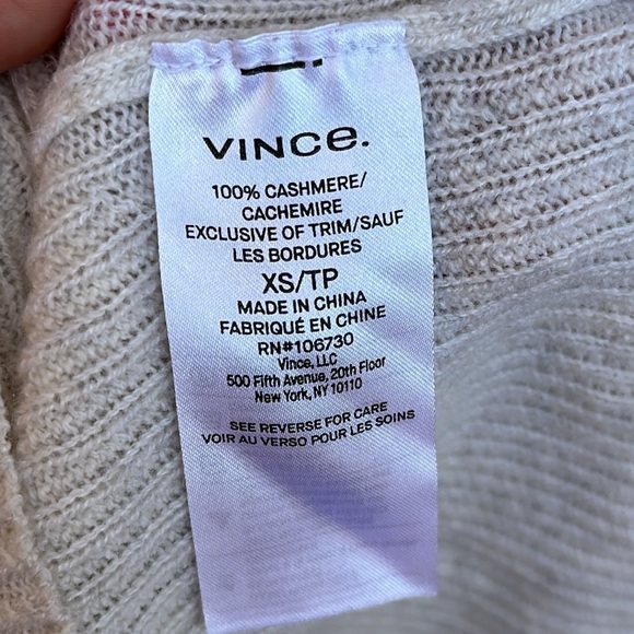 Vince 100% Cashmere V Neck Long Sleeve Ribbed Sweater Women's Size Extra Small - Picture 7 of 8